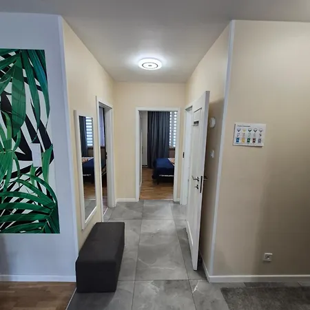 Modern Art Kredytowa-dzieci Do Lat 7 Nie Placa! * ワルシャワ