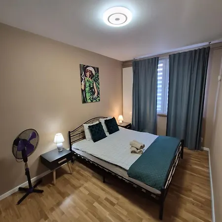 Modern Art Kredytowa-dzieci Do Lat 7 Nie Placa! * Varşova